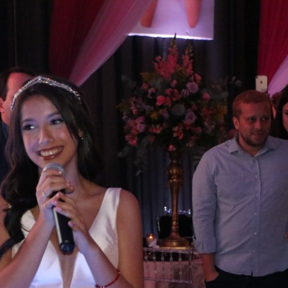 Luana Soares comemorou 15 anos na casa de festas Versatilly, no Rio de Janeiro