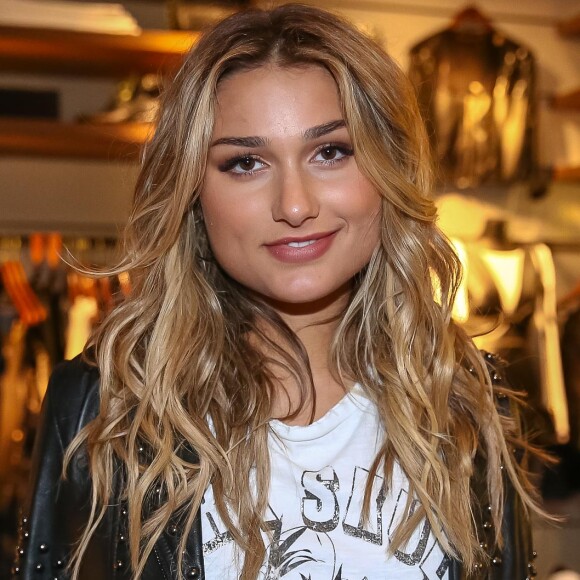 Hairstylist responsável por mudança de Sasha Meneghel, Rafael Dios faz suspense: 'Olha que ela está gostando dele mais curtinho! Será que vamos encurtar mais?'