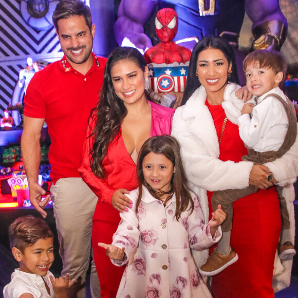 Simone e Simaria reuniram os filhos em festa de Henry, herdeiro de Simone e Kaká Diniz