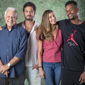 Na novela 'Bom Sucesso', Ramon (David Junior) pede desculpas a Marcos (Romulo Estrela) e Alberto (Antonio Fagundes). O capítulo vai ao ar na sexta-feira, 16 de agosto de 2019