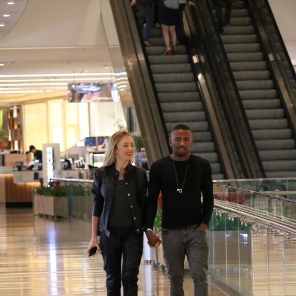 Noiva de Nego do Borel, Duda Reis tem 18 anos e é dez anos mais jovem que o cantor