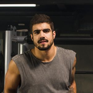 Na novela 'A Dona do Pedaço', Rock (Caio Castro) quer se vingar de Jô (Agatha Moreira) no capítulo de sexta-feira, 22 de agosto de 2019