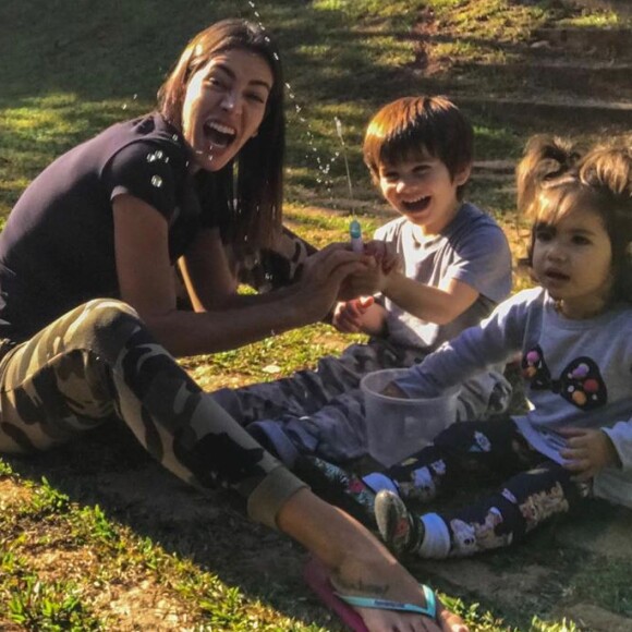 Filhos de Adriana Sant'Anna chamaram atenção na web por conta de semelhança