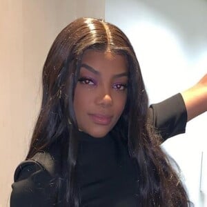 'Quando fui entrar no chuveiro, quando a água caiu, meu braço começou a arder de tanto que me arranharam na hora da saída para tirar foto', diz Ludmilla