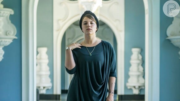 Dalila (Alice Wegmann) atirará contra Laila (Julia Dalavia) na novela 'Órfãos da Terra'