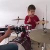 Filho de Paula Aires e Matheus Aleixo, Davi está fazendo aulas de bateria