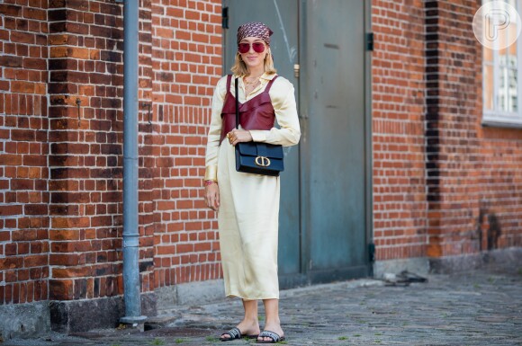 O lenço no cabeço também apareceu no street style da semana de moda de Copenhagen