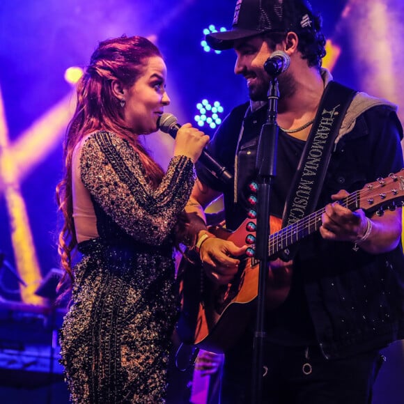 Maiara, dupla de Maraisa, recebeu o namorado, Fernando Zor, em show nesta quinta-feira, 29 de agosto de 2019