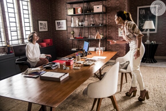 Maria da Paz (Juliana Paes) encontra Josiane (Agatha Moreira) em mansão e dá lição de moral na novela 'A Dona do Pedaço'