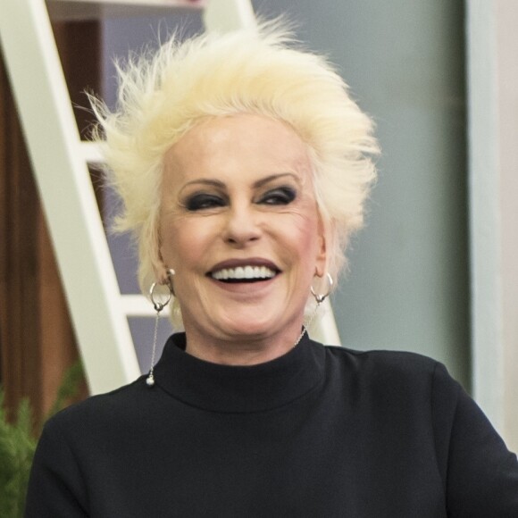 Eugênio Vitorino Filho criou um comedouro de madeira em homenagem à Ana Maria Braga e seu companheiro de atração Louro José, mas a obra não chegou até as mãos da apresentadora