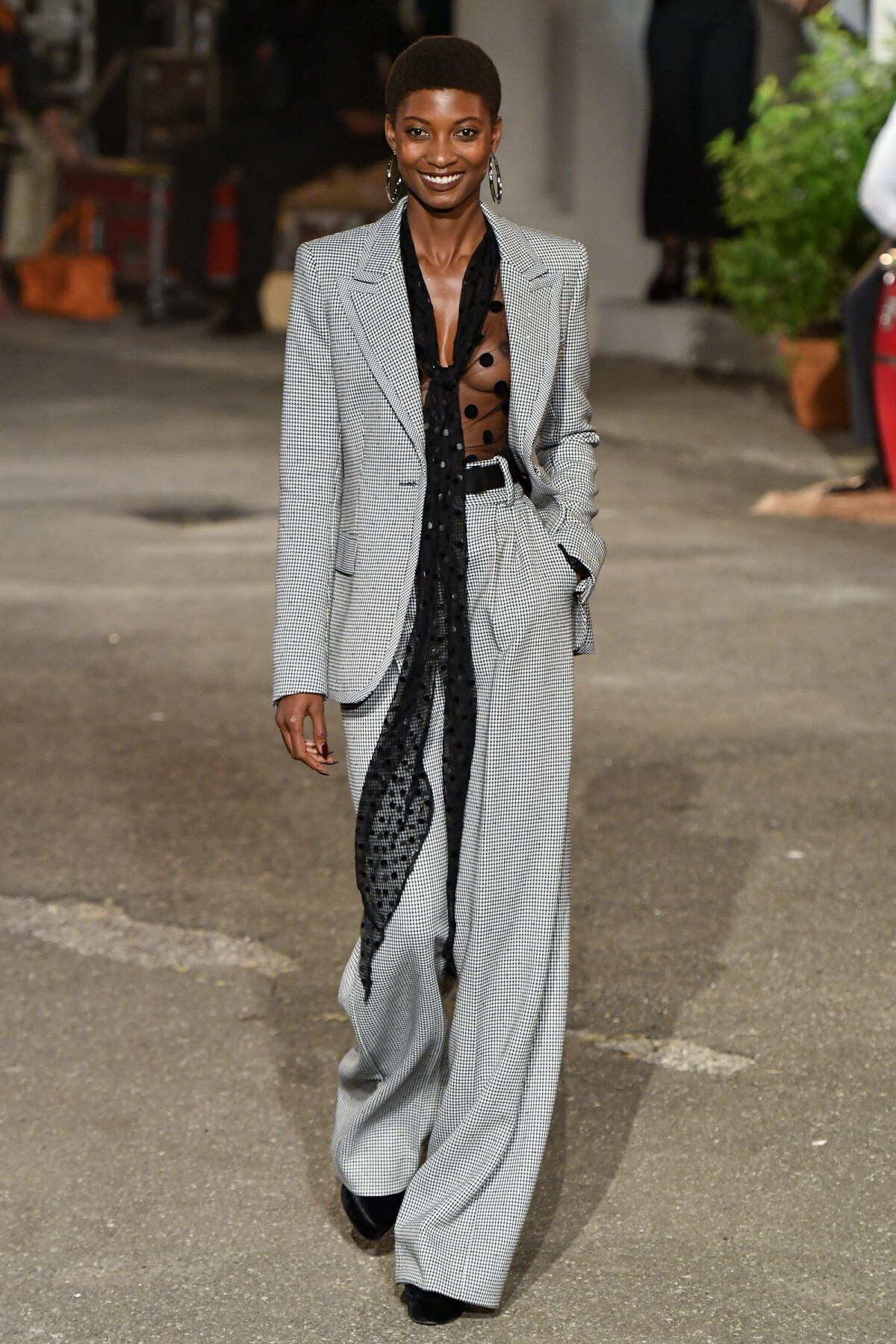 Foto: O lenço também apareceu no desfile de Tommy Hilfiger, na Semana de  Moda de Nova York - Purepeople