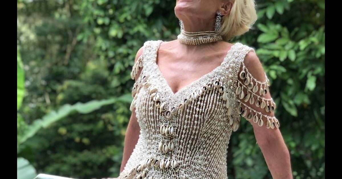 Ana Maria Braga Deixou As Pernas à Mostra Em Look De R 13 Mil Purepeople 