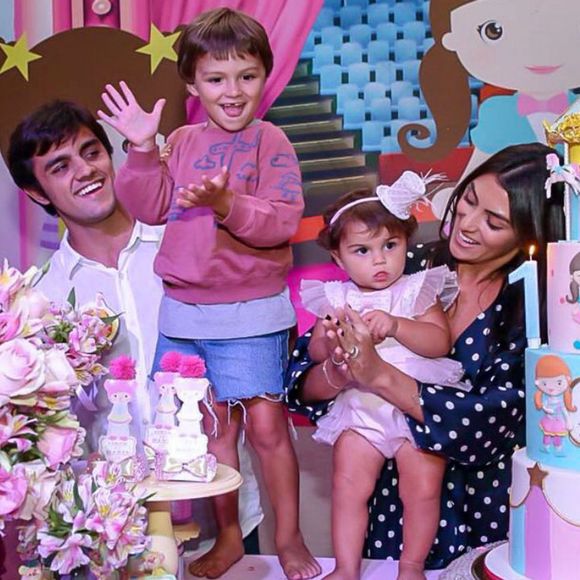 Felipe Simas e a mulher, Mariana Uhlmann, serão pais de mais um menino após chá revelação neste domingo, dia 15 de setembro de 2019