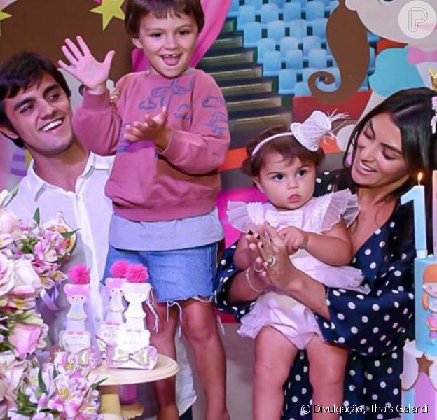 Felipe Simas e a mulher, Mariana Uhlmann, serão pais de mais um menino após chá revelação neste domingo, dia 15 de setembro de 2019
