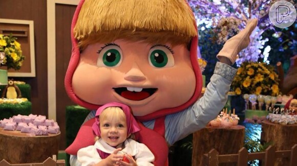 Filha de Eliana foi comparada com a personagem Masha em foto no Instagram