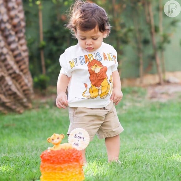 Filho de Wesley Safadão e Thyane Dantas, Dom usou blusa personalizada em festa de 1 ano
