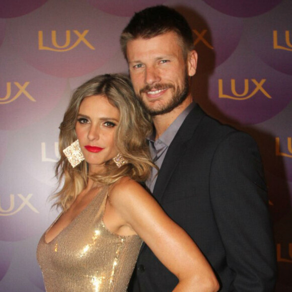 Fernanda Lima recebeu apoio do marido, Rodrigo Hilbert, com um coração vermelho