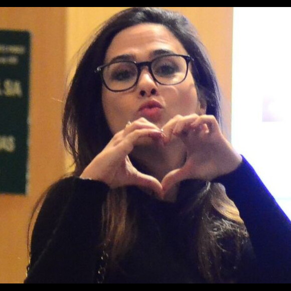 Tatá Werneck divertiu seus seguidores ao publicar uma foto de sua barriga de grávida neste sábado, 28 de setembro de 2019