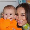 Filha de Sabrina Sato e Duda Nagle, Zoe, de 10 meses, mostrou dentinhos em foto com a mãe, nesta quinta-feira, 3 de outubro de 2019: 'Selfie'