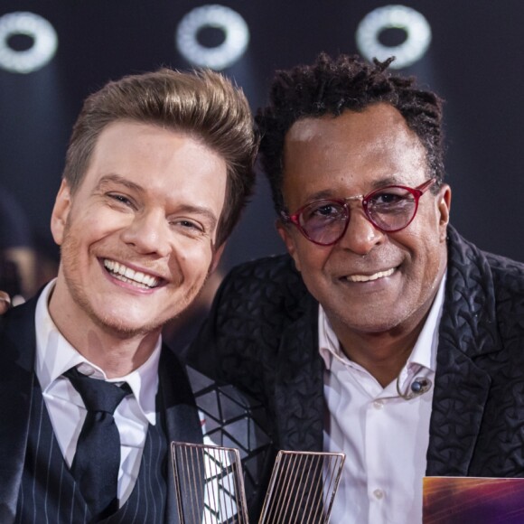 Tony Gordon vence o 'The Voice Brasil' e Michel Teló comemora penta: 'Obrigado, turma!'