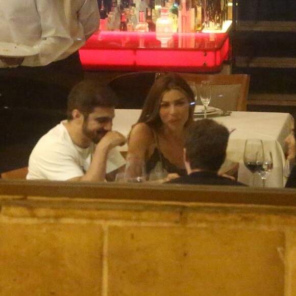 Caio Castro jantou com Grazi Massafera e amigos em restaurante da Lagoa, Zona Sul do Rio, nesta sexta-feira, 4 de outubro de 2019