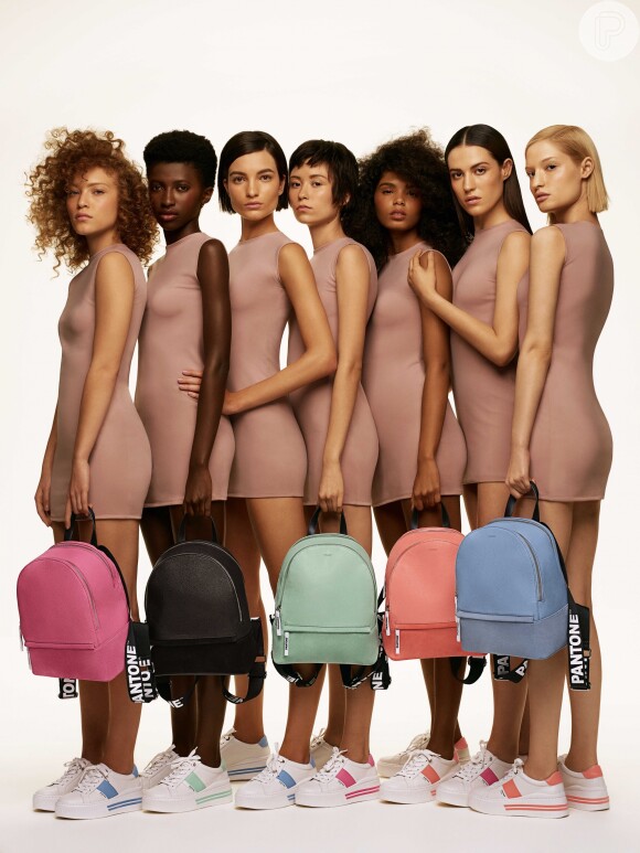 Em parceria com a Pantone, a Arezzo criou cores inéditas que também aparecem nas bolsas e mochilas da marca