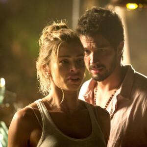 Marcos (Romulo Estrela) leva esporro de Paloma (Grazi Massafera) após convite na novela 'Bom Sucesso'