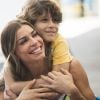 Paloma (Grazi Massafera) decide viajar com Marcos (Romulo Estrela) após descobrir que seus filhos não ficarão com ela no final de semana na novela 'Bom Sucesso'