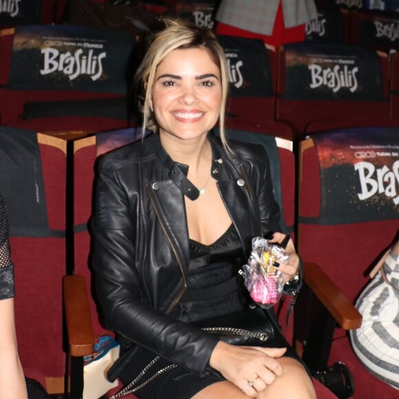 Vanessa Giácomo está com cabelo loiro platianado para a série 'Filhas de Eva'