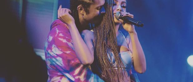 É namoro? Anitta posta música e fotos com Vitão após rumor de romance. Veja!