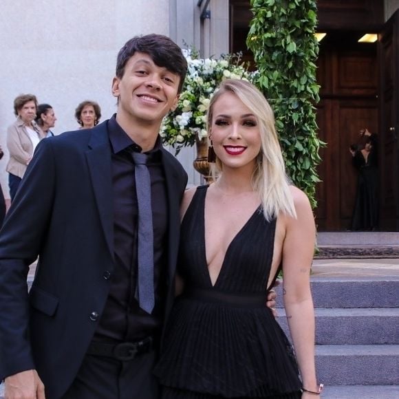 Tata Estaniecki está grávida pela primeira vez