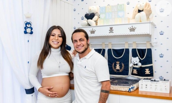 Thammy Miranda e Andressa Ferreira promoveram um chá revelação para anunciar o sexo do primeiro filho