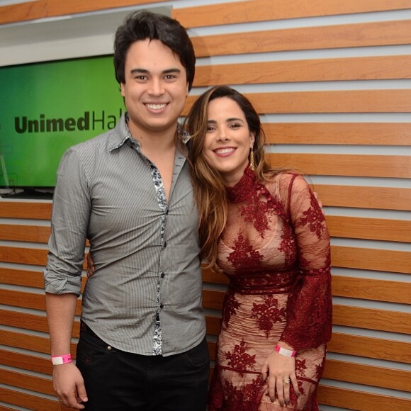 Wanessa e Igor Camargo prestigiaram o show do pai em SP