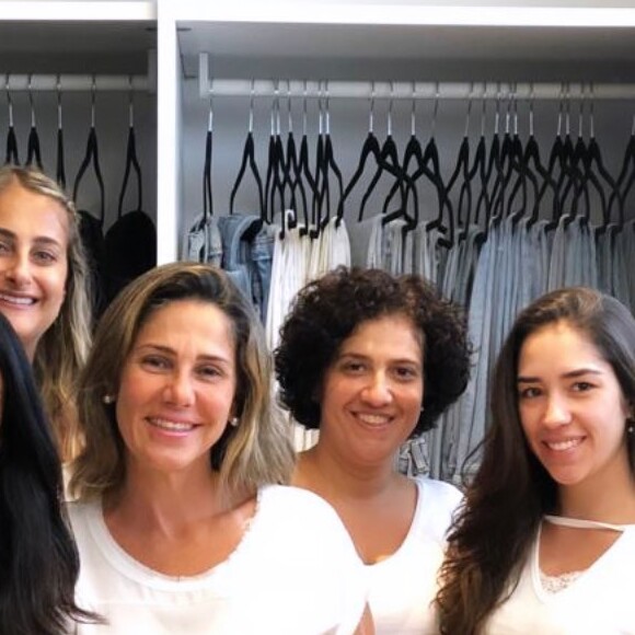 Bruna Marquezine também tem uma coleção considerável de jeans