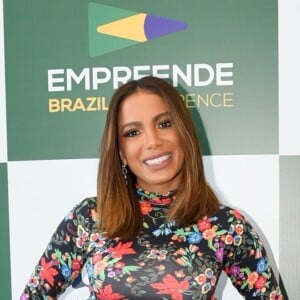 Anitta é tia de Letícia, de 8 anos, cuja semelhança impressionou internautas