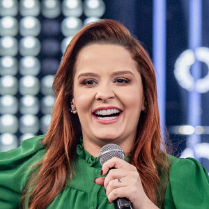 Maiara dança com a mão no joelho e rebola no 'SóTocaTop' neste sábado, dia 26 de outubro de 2019