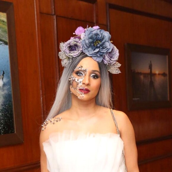 Thaissa Carvalho impressiona com make artística em festa de Halloween neste sábado, dia 26 de outubro de 2019