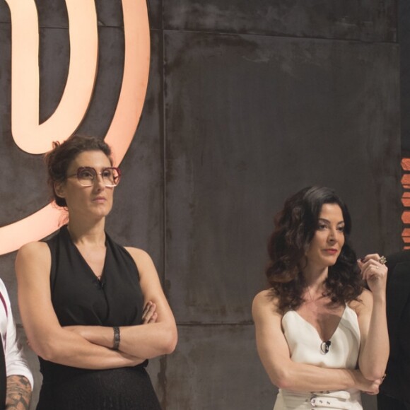 'Na nossa avaliação, considerando o que achamos do prato principal, o menos defeituoso e mais harmônico e com estrutura de cardápio de começo, Vanessa vai deixar o MasterChef agora', anunciou Paola Carosella