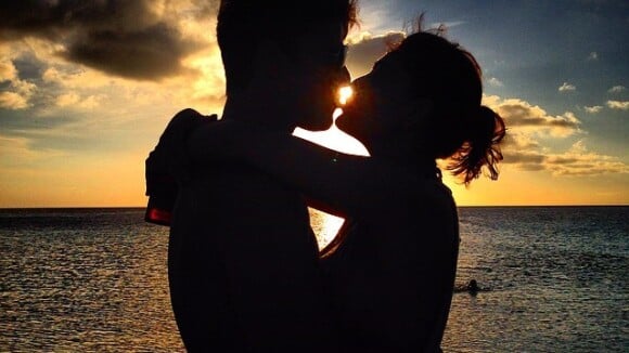 Juliana Paes posta foto romântica no Instagram com o marido: 'Amantes'