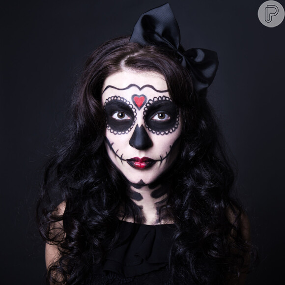 COMO FAZER MAQUIAGEM DE CAVEIRA PARA O HALLOWEEN! MAKE DE CAVEIRA FACIL!  SKULL MAKEUP! 