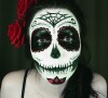 Maquiadora ensina a fazer a make de caveira mexicana para o Halloween. Confira!