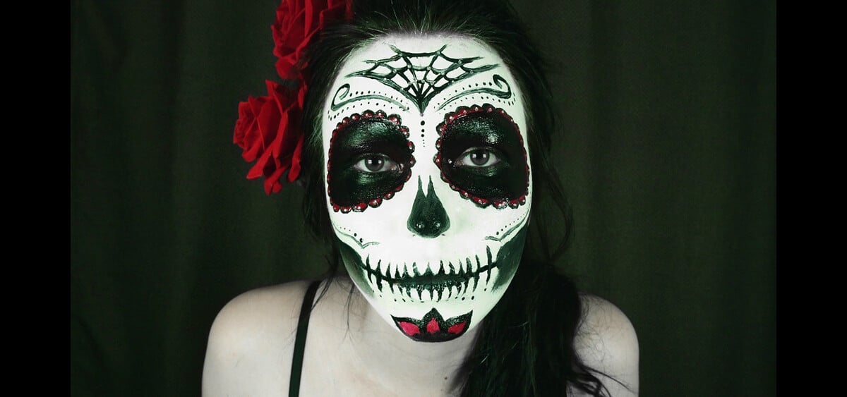 Aprenda a fazer maquiagem de Caveira Mexicana para o Halloween - Bem Paraná