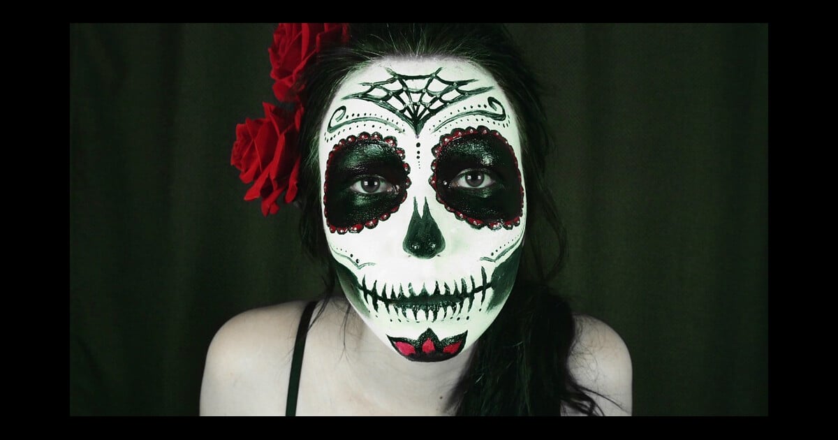 Maquiagem para Halloween Metade Caveira - Skull Makeup 