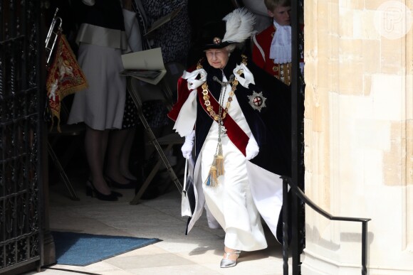 Rainha Elizabeth II não comprará roupas e acessórios de pele