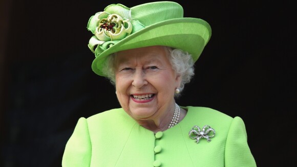 Moda cruelty-free! Rainha Elizabeth II não comprará roupas com pele animal