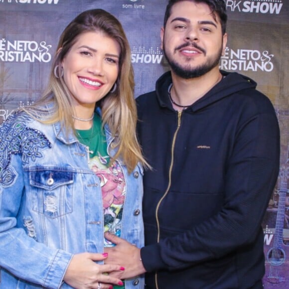 Mulher de Cristiano, dupla de Zé Neto, Paula Vaccari ganhou 3 kg com 6 meses de gravidez