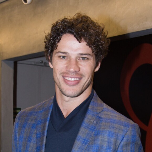 Ex-marido de Débora Nascimento, José Loreto falou da comparação de sua semelhança com o novo namorado da atriz, Luiz Perez: 'Se for parecido, que ótimo, bom para ela'