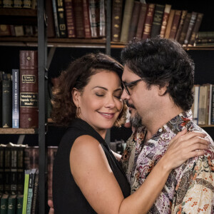 Nana (Fabiula Nascimento) se declara para Mário (Lucio Mauro Filho) e ele diz que está namorando Silvana (Ingrid Guimarães) na novela 'Bom Sucesso'