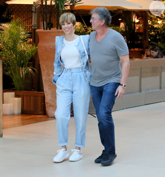Ana Furtado passeou com Boninho em shopping do Rio nesta sexta-feira, 15 de novembro de 2019