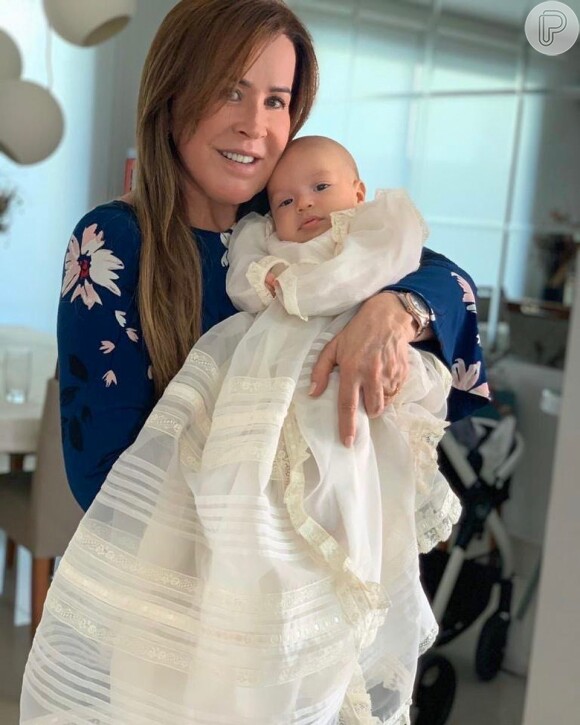 Zilu se diverte com filho de Camilla Camargo, Joaquim, nesta quinta-feira, dia 21 de novembro de 2019
